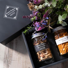 画像をギャラリービューアに読み込む, 人気の 3種ミックスナッツ(190g) と 柿ピー (155g) 中瓶 2本セット | 神戸のおまめさんみの屋