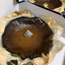 画像をギャラリービューアに読み込む, 抹茶バスクチーズケーキ