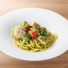 画像をギャラリービューアに読み込む, ゴロゴロチキン、ブロッコリー、トマトのバジルソース(スパゲティーニ)