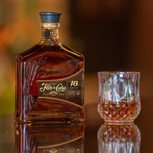 画像をギャラリービューアに読み込む, フロール デ カーニャ 18年熟成(Flor de Cana 18年 RUM) 40% 700ml