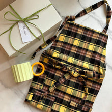 画像をギャラリービューアに読み込む, 【DELISH MALL限定】チェックエプロン×配色マグカップギフトセット