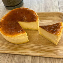 画像をギャラリービューアに読み込む, バスクチーズケーキ 15cm | 西洋旬菓子ティアラ