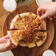 画像をギャラリービューアに読み込む, 武蔵野食堂 こだわり玉ねぎのクリスピーオニオンピザ【2食入】 | M-dish(エムディッシュ)