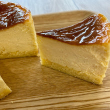 画像をギャラリービューアに読み込む, バスクチーズケーキ 15cm | 西洋旬菓子ティアラ
