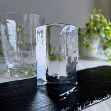 画像をギャラリービューアに読み込む, ロングアイス 4×4×8cm 30個入(1パック/4パック) | 日本氷業株式会社