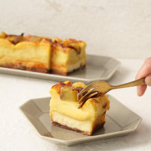 画像をギャラリービューアに読み込む, 【芋カフェの週末ご褒美】九州産紅はるかの焼き芋をたっぷり使ったプレミアム蜜芋スイートポテトチーズケーキ| 紅はるか焼き芋専門店紅茶房