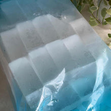画像をギャラリービューアに読み込む, ロングアイス 4×4×8cm 30個入(1パック/4パック) | 日本氷業株式会社