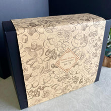 画像をギャラリービューアに読み込む, 人気の 3種ミックスナッツ(190g) と 柿ピー (155g) 中瓶 2本セット | 神戸のおまめさんみの屋