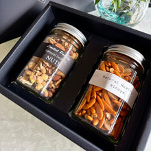 画像をギャラリービューアに読み込む, 7種ミックスナッツ (190g) と 柿ピー (155g) 中瓶 2本セット | 神戸のおまめさんみの屋