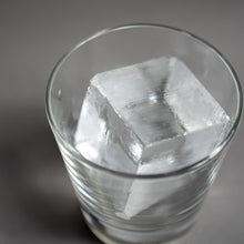 画像をギャラリービューアに読み込む, Lダイヤアイス 6×6×6cm 12個入(1パック/2パック) | 日本氷業株式会社