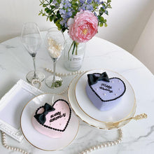 画像をギャラリービューアに読み込む, ハート型黒リボンセンイルケーキ