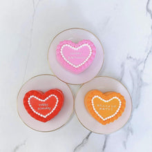 画像をギャラリービューアに読み込む, ハート型フリルセンイルケーキ