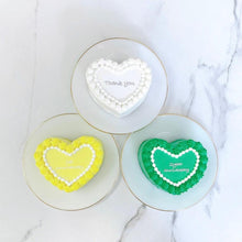 画像をギャラリービューアに読み込む, ハート型フリルセンイルケーキ