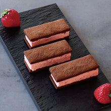 画像をギャラリービューアに読み込む, 【季節限定】チーズケーキサンド いちごショコラ