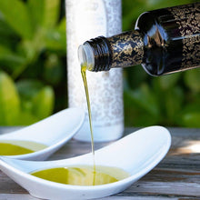 画像をギャラリービューアに読み込む, 【OLIVE JAPAN(R)金賞】エキストラバージンオリーブオイル(500ml) | THE STORY