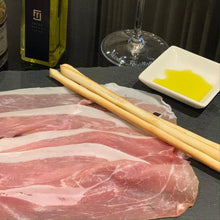 画像をギャラリービューアに読み込む, 白トリュフ醤油と白トリュフオイルのセット【化粧箱入】 | FRESH TRUFFLE JAPAN (フレッシュ トリュフ ジャパン)