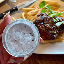 画像をギャラリービューアに読み込む, 白トリュフ醤油と黒トリュフ塩のセット | FRESH TRUFFLE JAPAN (フレッシュ トリュフ ジャパン)