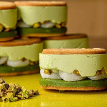 画像をギャラリービューアに読み込む, 羽二重ピスタチオ餡バターチーズサンド