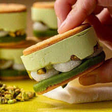 画像をギャラリービューアに読み込む, 羽二重ピスタチオ餡バターチーズサンド