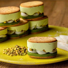 画像をギャラリービューアに読み込む, 羽二重ピスタチオ餡バターチーズサンド