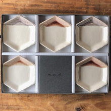 画像をギャラリービューアに読み込む, 【m.m.d.】六角豆皿(marriage colors line)5枚セット ギフトボックス&熨斗付き