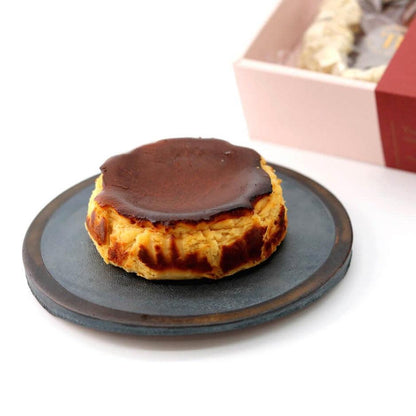 笹川流れの塩バスクチーズケーキ