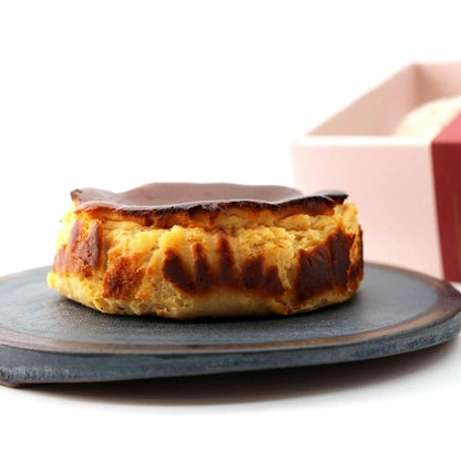 笹川流れの塩バスクチーズケーキ
