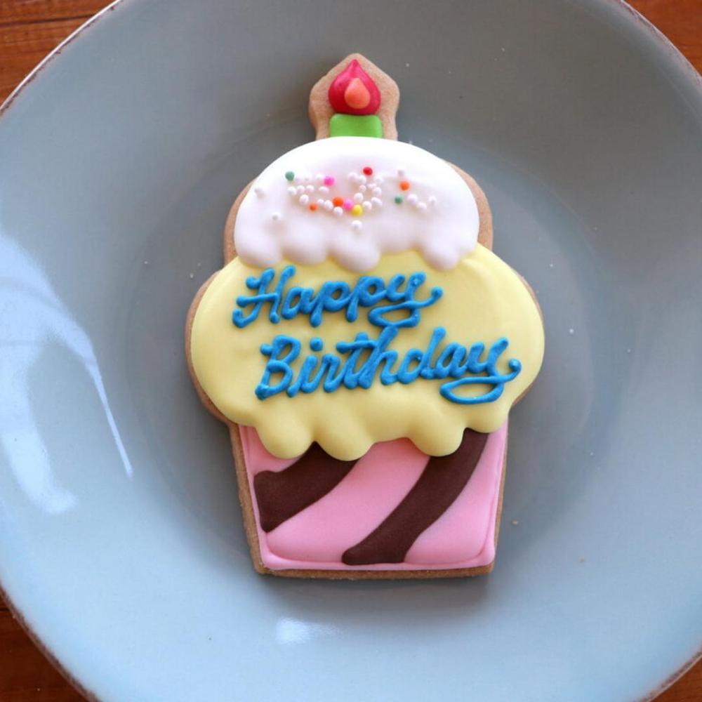 【アイシングクッキー】カップケーキ Happy Birthday