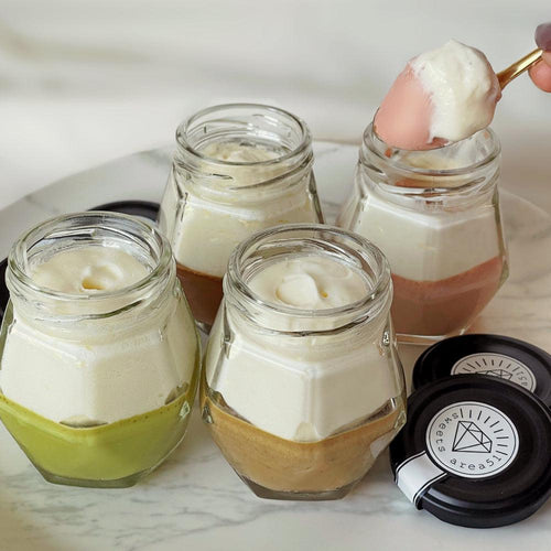 【生チョコクリーム】4種のフレーバーあり(生チョコ,苺生チョコ,抹茶生チョコ,アールグレイ生チョコ)とろける食感のスイーツです。