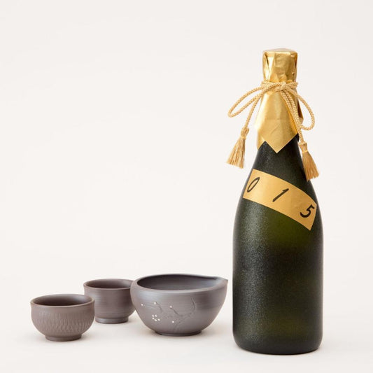 三重の寒梅 萬古焼酒器セット