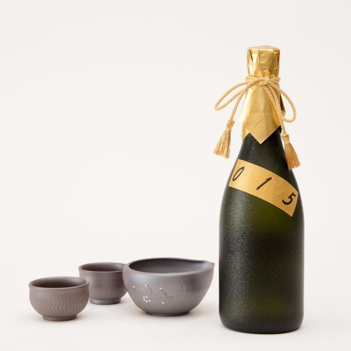 三重の寒梅 萬古焼酒器セット