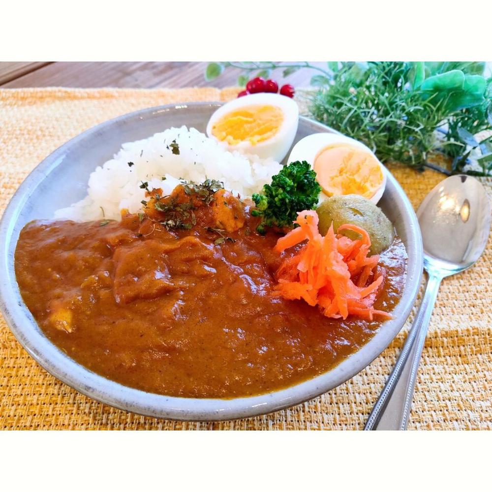 うま味たっぷり!!厳選4種のスパイスカレーの食べ比べセット | KUMA