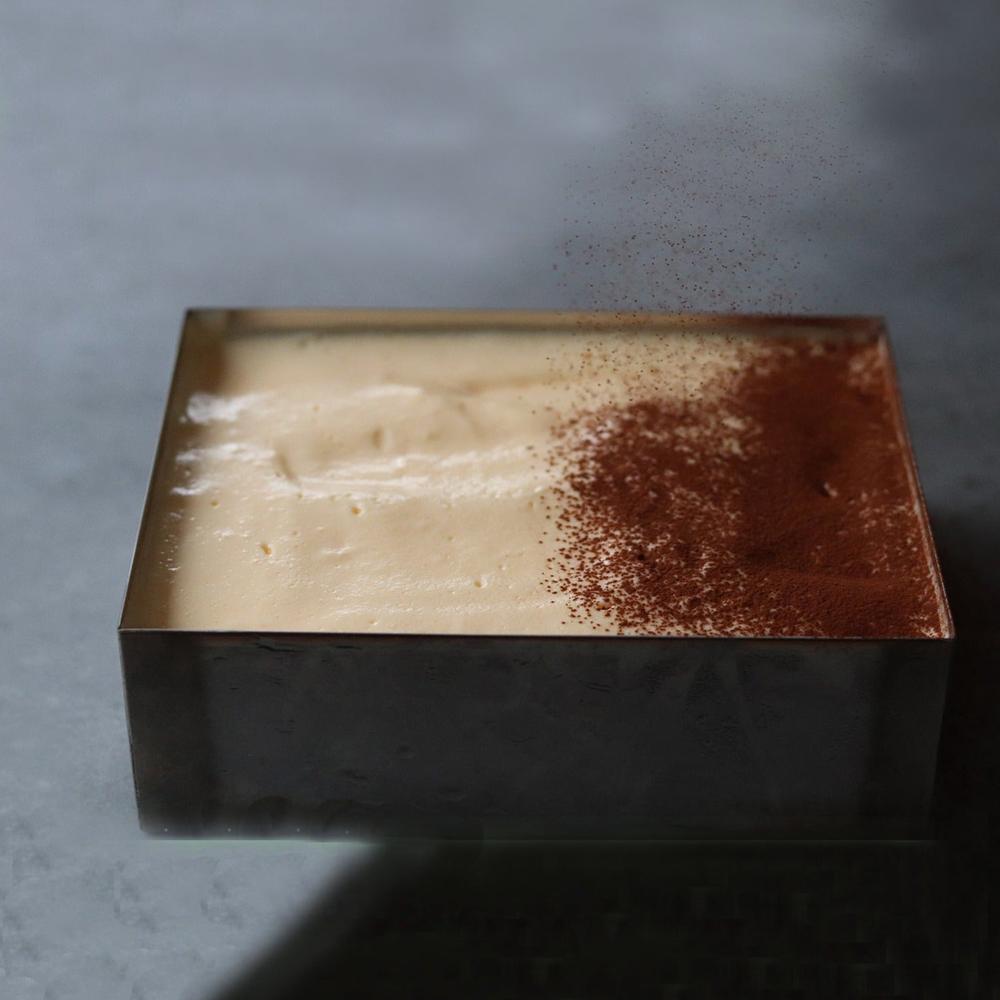 【9/5まで早期ご予約割引10%OFF！】ふんわりとろけるティラミス【木箱入】 | M-dish（エムディッシュ）