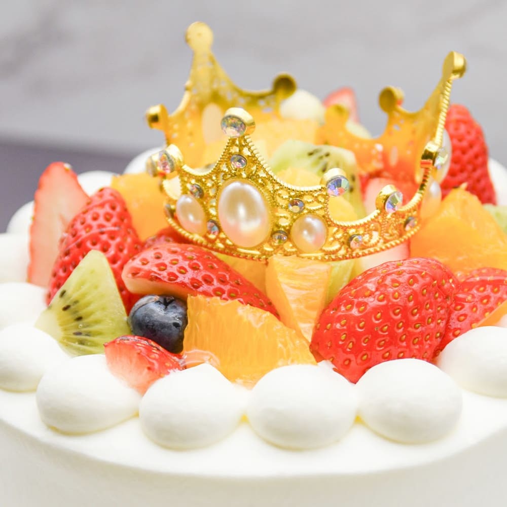 【送料込】ティアラ付き デコレーションケーキ 5号（誕生日・推し活・バースデー・映え）