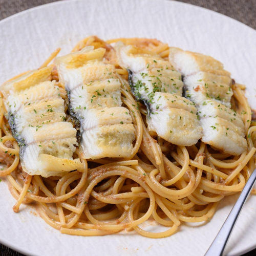 「カニ屋が作る 海のパスタ」海香る 白焼きウナギパスタ