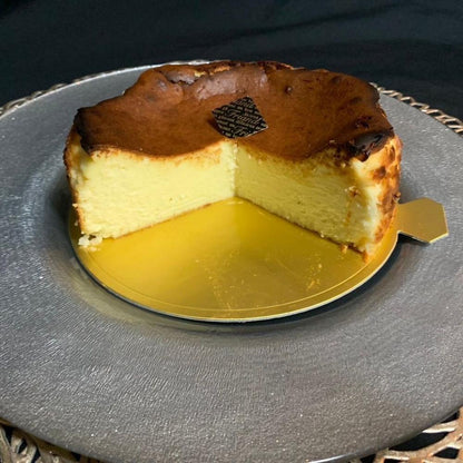 ホワイトチョコレートバスクチーズケーキ