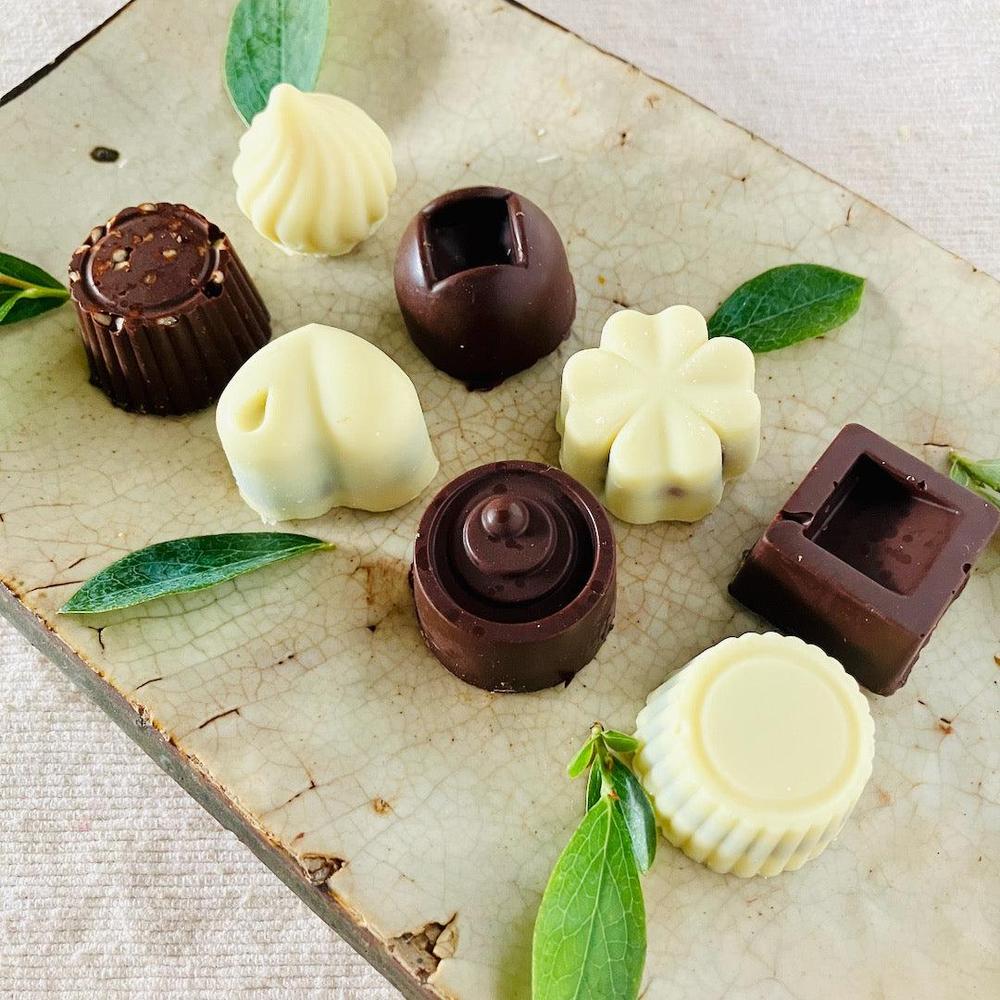 パラパラカラーチョコページ　名入れチャーム、フルオーダー含む5点 新商品「ベストチロルアソート〈袋〉」