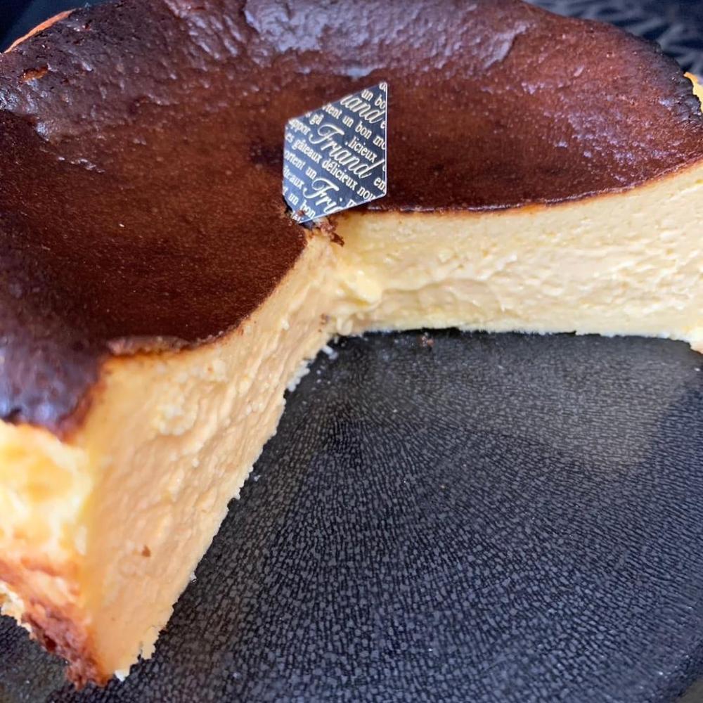 とろけるバスクチーズケーキ