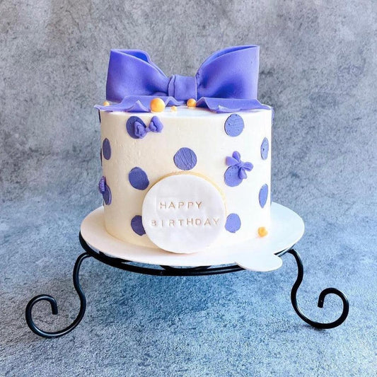 リボンとドットのケーキ