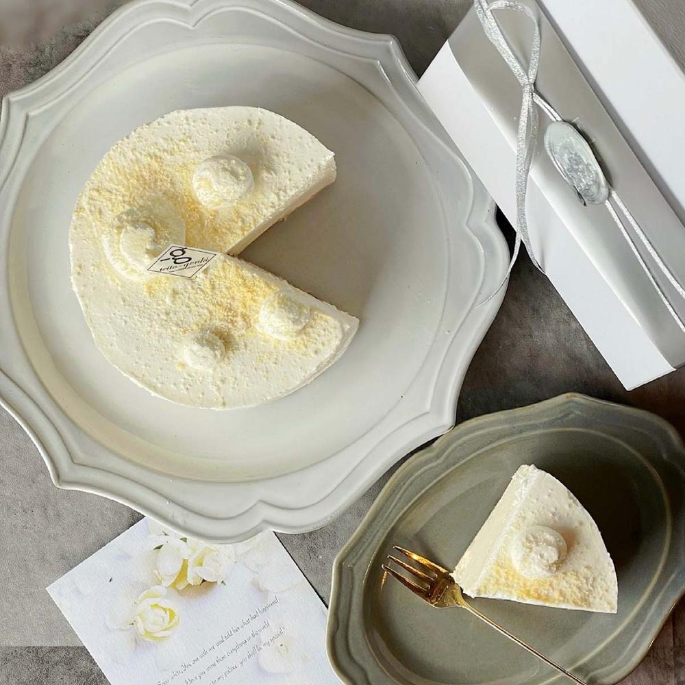 Snow White５層のチーズケーキ（４号12cm）