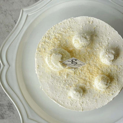 Snow White５層のチーズケーキ（４号12cm）