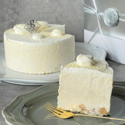 Snow White５層のチーズケーキ（４号12cm）