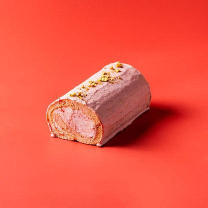古都華苺のロールケーキ
