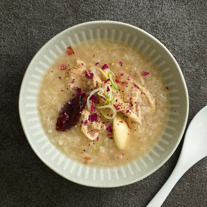 薬膳塩で食べる参鶏湯-サムゲタン-(丸鶏)