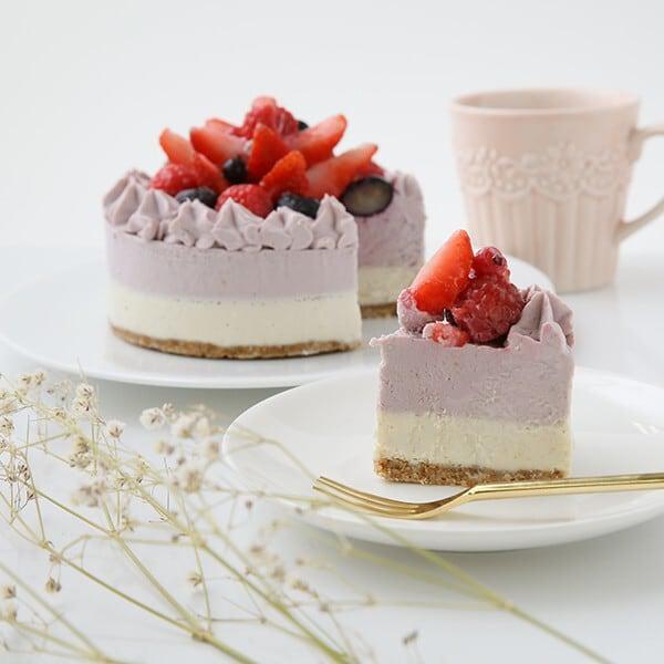 お誕生日などに！イチゴRAWケーキ