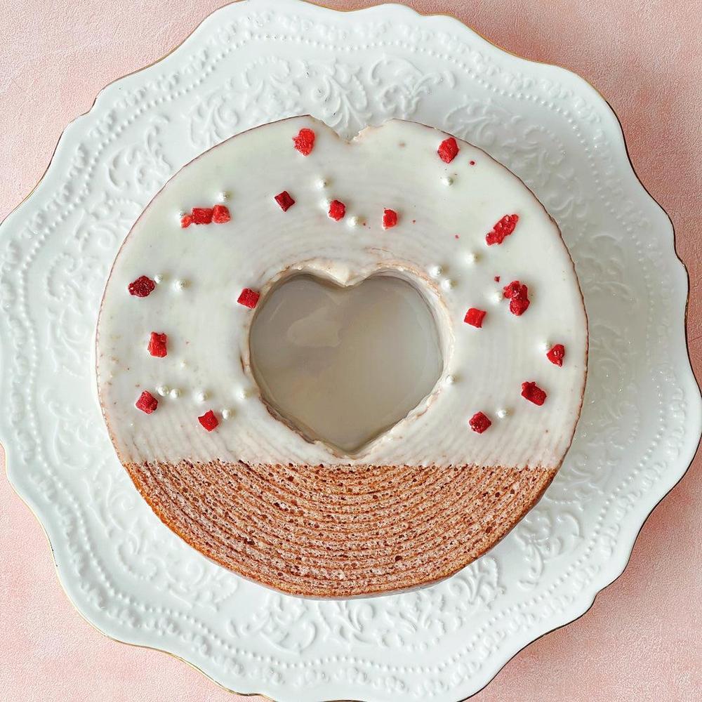 【送料無料】ハートの苺プレミアムバウムクーヘン