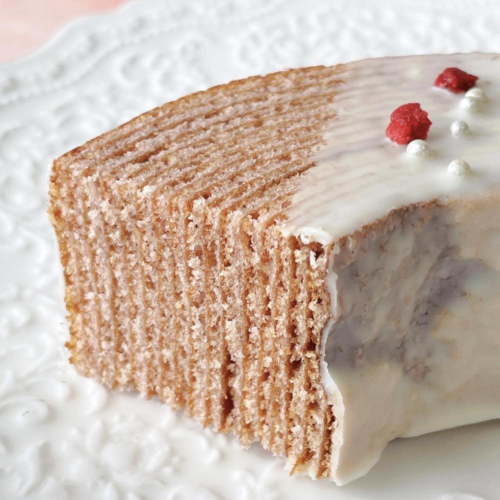 【送料無料】ハートの苺プレミアムバウムクーヘン