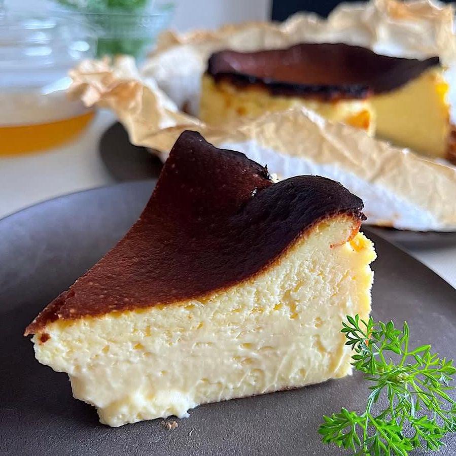 とろけるバスクチーズケーキ