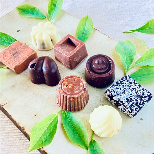 ホワイト＆ミルク＆ビター＆生チョコ詰合わせ＜８個＞オーガニックチョコ使用