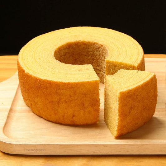 【送料無料】もちもち小麦のしっとり高級バウムクーヘン(M/L) | パティスリー魔法庵